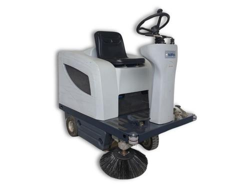 Nilfisk SR 1100S B, Tuin en Terras, Veegmachines, Zo goed als nieuw, Ophalen of Verzenden