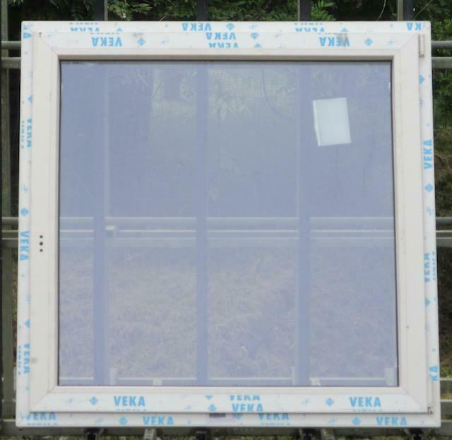 pvc raam , chassis , venster 130 x 129  zwart, Doe-het-zelf en Bouw, Raamkozijnen en Schuifdeuren, Inclusief glas, Nieuw, Kunststof