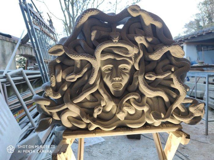 sculptuur, Testa di medusa - 60 cm - Steen - 2020, Antiek en Kunst, Curiosa en Brocante