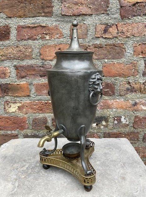 Pichet à robinet ancien en étain à 2 anses en forme de têtes, Antiek en Kunst, Antiek | Overige Antiek