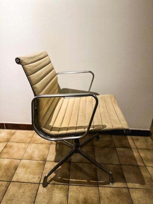 ICF - Charles & Ray Eames - Stoel - EA108 - Aluminium -, Antiek en Kunst, Antiek | Meubels | Stoelen en Sofa's