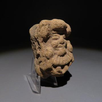 Azteken Terracotta Godheidshoofdfiguur. 12e-15e eeuw n.Chr.