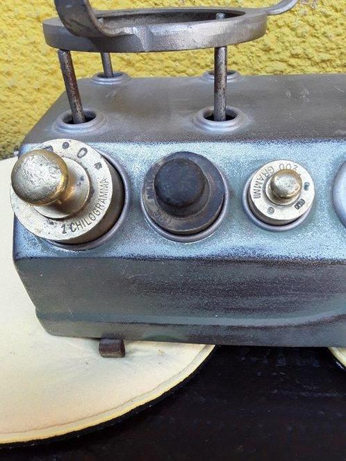 Weegschaal - aluminium en messing, Antiek en Kunst, Antiek | Keukengerei