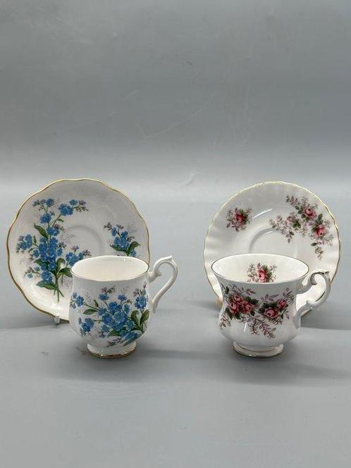 Lindner Handarbeit Tassen-Set mit floralen Dekoren – West, Antiek en Kunst, Antiek | Meubels | Tafels