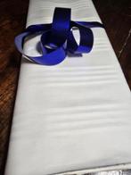 Textiel - 700 cm - 99 cm - Oude stoffen