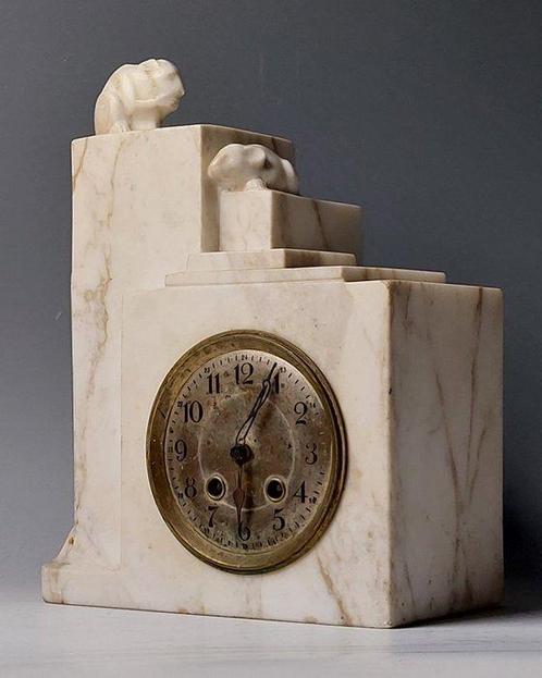 Horloge -  Art déco - Marbre de Carrare - 1920-1930 - Réveil, Antiek en Kunst, Antiek | Meubels | Stoelen en Sofa's