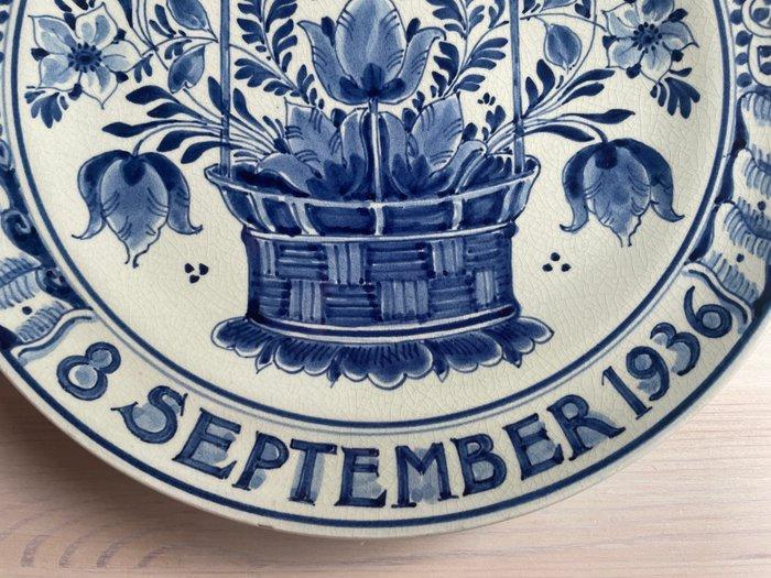 De Porceleyne Fles, Delft - Wandbord - Aardewerk - Juliana, Antiek en Kunst, Antiek | Glaswerk en Kristal