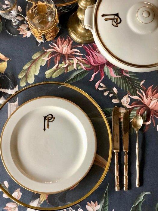 Tafelkleed met exclusief patroon op een grijze achtergrond., Antiek en Kunst, Kunst | Designobjecten