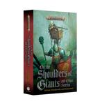 On the shoulders of giants plus stories (pb) (Warhammer, Hobby en Vrije tijd, Ophalen of Verzenden, Nieuw
