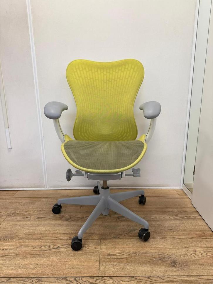 50x Refurbished Herman Miller Mirra 2 - Twilight/Studio, Huis en Inrichting, Bureaustoelen, Nieuw, Ergonomisch, Verzenden
