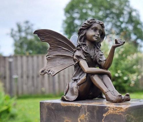 Statue, Bronze Fairy with Butterfly - 17 cm - Bronze, Marbre, Antiek en Kunst, Kunst | Designobjecten