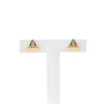 Gouden driehoek oorstekers met zirconia stenen (oorbellen), Goud, Met edelsteen, Gebruikt, Ophalen of Verzenden