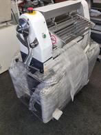 Nieuwe uitrolmachine op sokkel SM-520F VEILING bakkerij