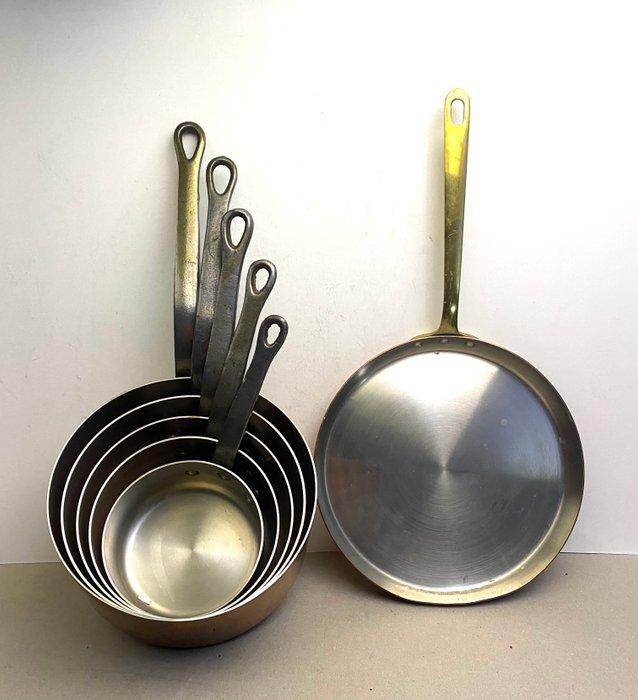 Les Metaux ouvres - Kookpottenset (6) - Smeedijzer, Antiek en Kunst, Antiek | Meubels | Tafels