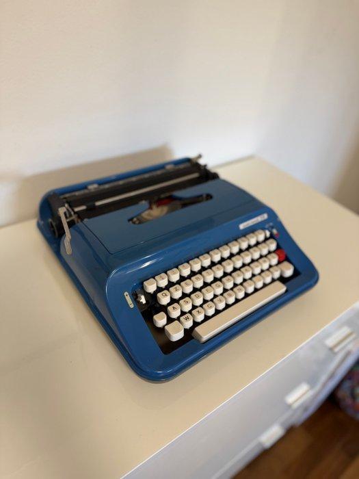 Underwood 319 - Machine à écrire - 1970-1980, Antiek en Kunst, Kunst | Designobjecten