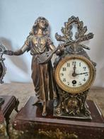 Horloge et parure de cheminée (3) - Régule, Laiton -