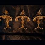 Decoratief ornament (3) - Ornament - België - Kapstok haken, Antiek en Kunst