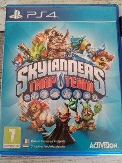 activision - Big lot of Skylanders, video games, figurines,, Games en Spelcomputers, Spelcomputers | Overige Accessoires