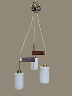 Lustre - verre opalin, teck et laiton, Antiek en Kunst