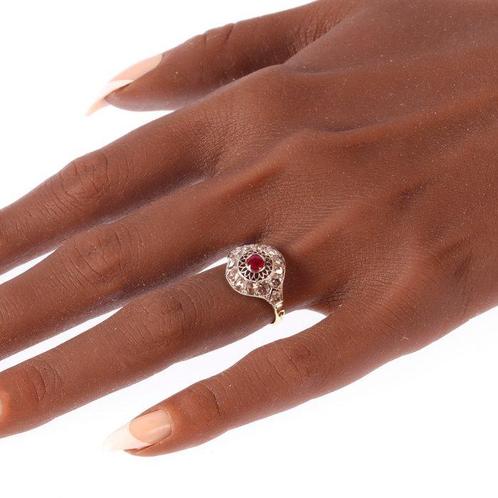 Ring - 18 karaat Geel goud - 0.37ct. tw. Robijn - Diamant -, Handtassen en Accessoires, Ringen