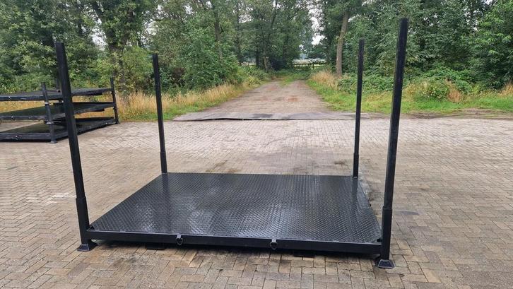 Stapelrek 300x200 cm met traanplaat bodem zwart gebruikt, Doe-het-zelf en Bouw, Overige Doe-Het-Zelf en Bouw, Ophalen of Verzenden