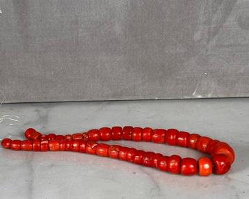 Figuur - A fine set of Coral beads - koraal - China - Qing
