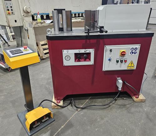 EBR METAL HYDRAULISCHE HORIZONTALE-PERS HPZ 30, Zakelijke goederen, Machines en Bouw | Metaalbewerking