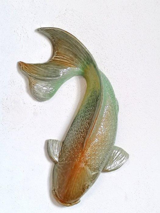 Vanessa Bonino - Sculpture, Koi carp - 37 cm - Majolique -, Antiek en Kunst, Kunst | Designobjecten