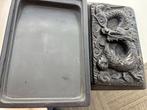 Antieke Chinese drakinktsteen met houten doos – Hoogwaardige, Antiek en Kunst