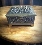 Dans le style Erhard & Söhne - Doos - Brons -