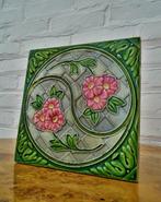 Art Nouveau Tegel - Reliëfdecoratie van bloemen, planten en