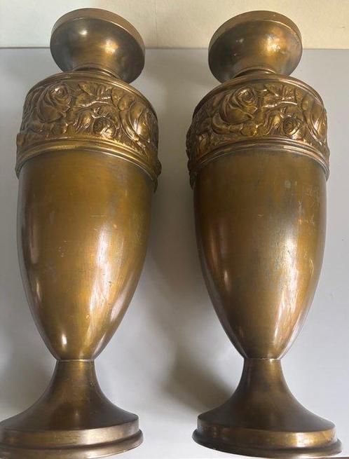 Vaas (2) - Koper, Metaal - Hoge vazen met bloemrand, Antiek en Kunst, Curiosa en Brocante