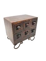 Commode - Bois - Une petite commode de style industriel avec, Antiek en Kunst