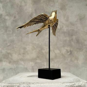 Sculpture, NO RESERVE PRICE - Swallow On Stand Fly Up - 23