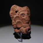 Maya Terracotta Fragment figuur. 300 - 900 na Christus.