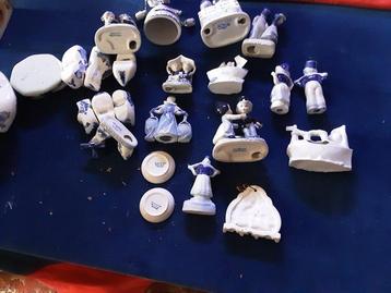 Delfts porselein - Miniatuur figuur (24) - Porselein, Antiek en Kunst