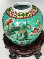 Pot - Een Chinese porseleinen draak gemberpotje uit het