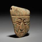 Mixteken, Mexico Jade Maskvormige hanger. 800 - 1200 n.Chr., Verzamelen