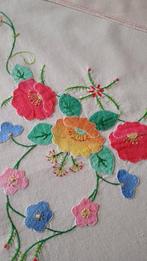 Nappe (7) - 170 cm - 130 cm - Broderies avec applications