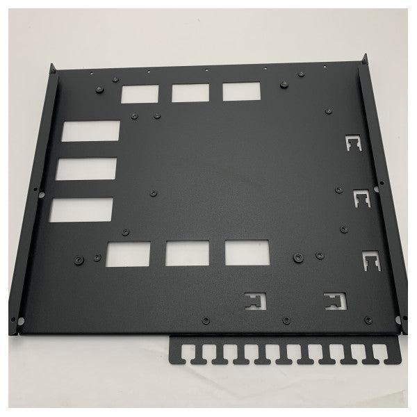 Bieden: Sailor 19 Inch Rack Mount Kit for SAILOR 6080 Power, Watersport en Boten, Navigatiemiddelen en Scheepselektronica, Ophalen of Verzenden