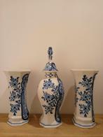 Garniture set of three vases - dutch 19th century Delft -, Antiek en Kunst, Antiek | Glaswerk en Kristal