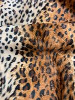 Prachtig en zeer zacht gevlekt bontje. - Textiel - 450 cm -