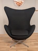 Fritz Hansen - Arne Jacobsen - Fauteuil avec repose-pied -