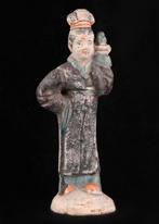 Oud-Chinees Terracotta Beeldje van vrouwelijke begeleider, Antiek en Kunst