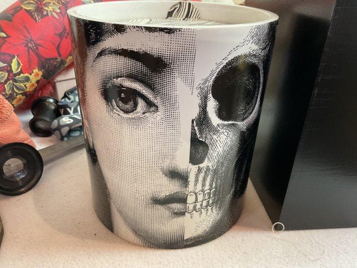 olivier pole - Piero Fornasetti - Parfum vaas - R.I.P., Antiek en Kunst, Antiek | Meubels | Stoelen en Sofa's