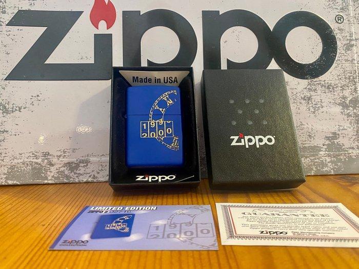 Zippo - MILLENAIRE - 1999/2000 - Zonder Minimumprijs -, Verzamelen, Rookartikelen, Aanstekers en Luciferdoosjes