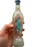 Bouteille gothique en verre peint pour leau bénite en forme, Antiquités & Art