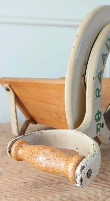 Raadvad - Raadvad Ove Larsen - Broodsnijmachine - Nr 294, Antiek en Kunst, Antiek | Keukengerei