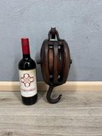 Antieke houten scheepskatrol met smeedijzeren haak -