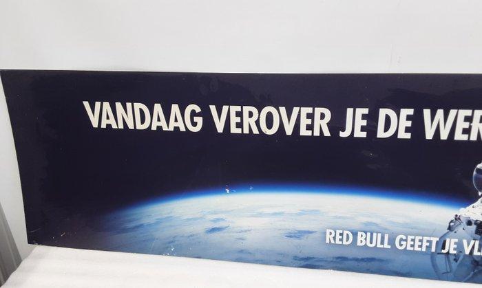 Red Bull - Reclamebord - kunststof, Antiek en Kunst, Antiek | Wandborden en Tegels